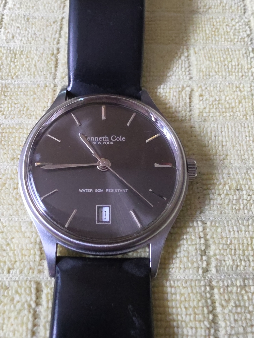Men's Kenneth Cole Black Dial Stainless Case Leather Strap Watch Yr 2000's-Works